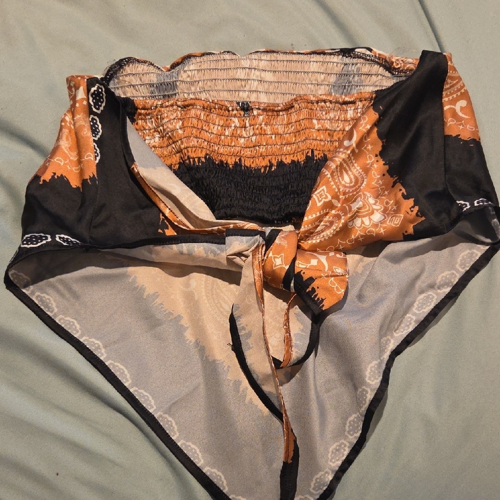 Windsor Bronze/Rust Colored and Black Bandana Print Tank Top - Picture 2 of 3